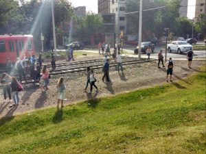 Una camioneta chocó al Metrotranvía y lo dejó fuera de servicio