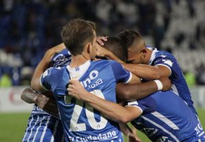 El Tomba le ganó a Colón sobre la hora y se afianzó en zona de Libertadores