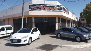 Robaron 4 autos de una agencia de San Martín