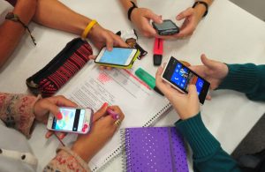 Cómo perjudica el celular a la educación de tu hijo