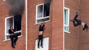 Mató a su mujer, a su suegra y se tiró por la ventana de su edificio