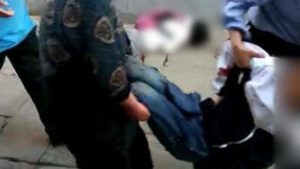 Video: Un hombre mató a 7 niños a cuchillazos en una escuela