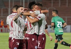 Godoy Cruz ganó el clásico cuyano y quedó a tres puntos de Boca