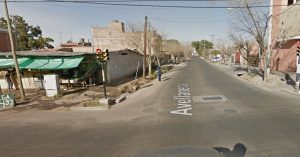 Guaymallén: Dos personas murieron luego de chocar con un semáforo y una verdulería