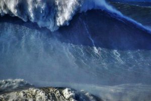 Video: Un brasilero domó a la ola más alta del mundo