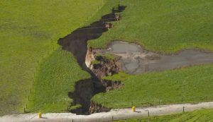 Una enorme grieta se abrió en Nueva Zelanda