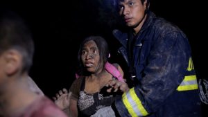 Fotos y Video: 62 muertos por erupción de volcán en Guatemala