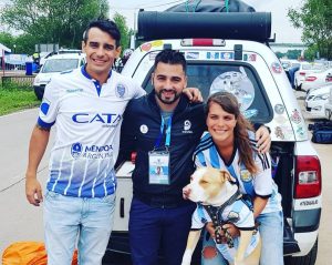 #El9Mundial: Una pareja de mendocinos llegó a Rusia en auto