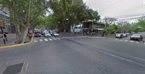 Sorprendieron a una travesti robando autos