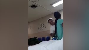 Video: Enfermera le pega a una nena en el hospital