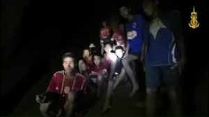 Tailandia:  12 niños podrían permanecer "meses" atrapados en la cueva