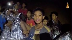 Tailandia: 8 niños ya fueron rescatados de las cavernas