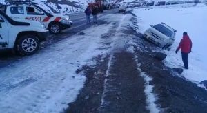 Padre e hijo protagonizaron un accidente vial en Alta Montaña