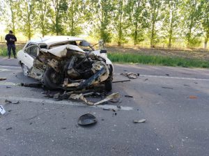 Ruta 40: Tremendo accidente frontal entre auto y camioneta