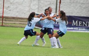 La Selección de Fútbol Femenino de Mendoza pasó a semifinales