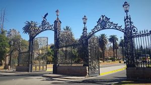 Chocaron en el parque San Martín y por lo que tenían en el auto fueron detenidos