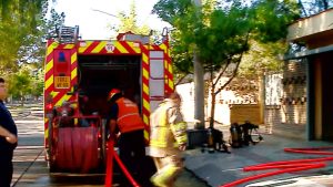 Robo e incendio en el barrio Unimev