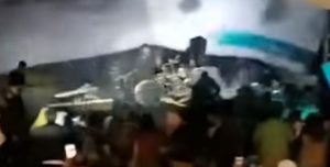 Video: el horrible momento en el que un tsunami arrasa con un recital