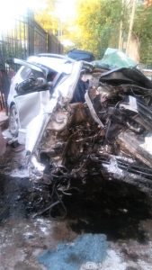 Fallecieron dos personas tras chocar un auto contra un árbol