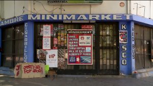 Tres menores atacaron a un comerciante cuando cerraba su kiosco