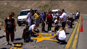 TurBus: Pintaron estrellas amarillas en la Ruta 7