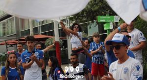 El emotivo recibimiento de los hinchas de Godoy Cruz en Perú