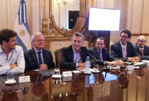 Macri presentó un proyecto para crear más de 200 mil empleos