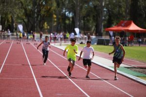 Inauguraron la primera pista profesional de atletismo en San Rafael