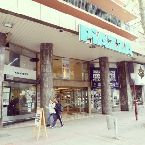 Cada vez cierran más comercios en el Microcentro