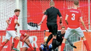 Copa América: ¿qué pasará si la pelota toca al árbitro y es gol?