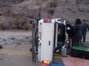 Alta Montaña: Falleció un hombre en un choque entre dos camionetas