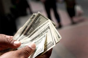 A quiénes y cómo afecta el endurecimiento del cepo al dólar