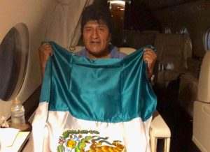 Evo Morales viajó a México que le dará asilo