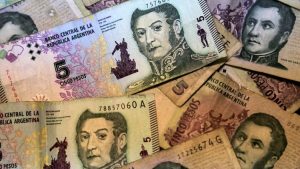 Extendieron la validez de los billetes de $5