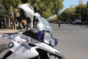 San Martín: se le rompió la moto, bajó a repararla y le robaron