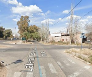 Las Heras: paró su auto para ayudar a una mujer y delincuentes escondidos le robaron