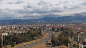 Tiempo: jueves nublado, frío y ventoso