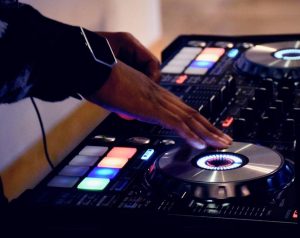 Seis meses sin trabajar: los disc jockey vendieron sus equipos para subsistir