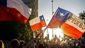 Chile aprobó masivamente reformar la Constitución de la dictadura