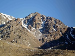 Mendoza: un hombre de 50 años murió escalando un cerro en Vallecitos