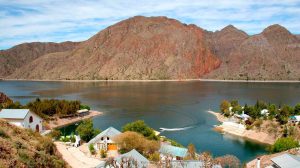 Mendoza: rescataron a 2 chicas de una creciente de agua