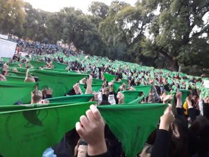 El debate por la legalización del aborto llega a Diputados y la Iglesia criticó el proyecto