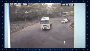Video: así manejó el camionero totalmente borracho por Mendoza