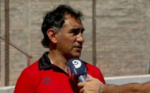 Fútbol: Huracán Las Heras visitará a Sarmiento de Chaco en playoffs por el ascenso a la B Nacional