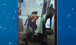 Video: ladrones atacaron con cuchillos a un reconocido barbero