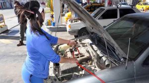 La obligaban a usar calzas: condenan a una estación de servicio