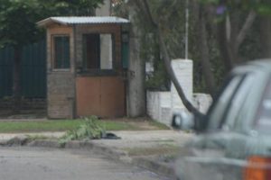 Mendoza: le robaron de una garita hasta la estufa a un sereno