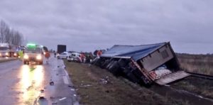 Tragedia nacional: tres personas murieron y cinco heridas en un choque múltiple en una ruta