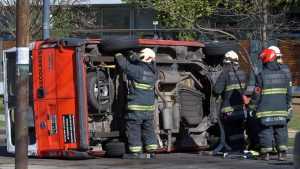 Video: Cinco niños heridos tras el choque de una trafic escolar y una camioneta