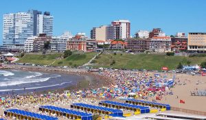 ¿Cuánto cuesta ir a la Costa Argentina este verano?